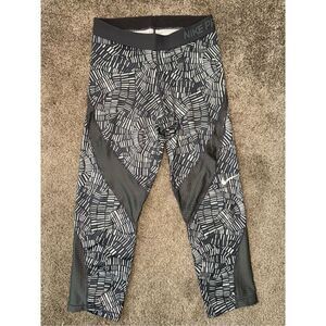 Nike PRO Dri Fit Capri Legging Women’s Medium